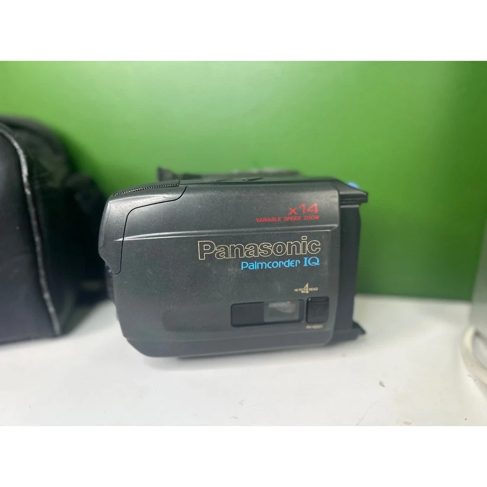 Panasonic Palmcorder IQ VHS-C Camcorder Bundle x14 Zoom PV-IQ204 Bag Tapes Parts